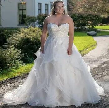 Новое свадебное платье большого размера с аппликацией в виде сердца, без рукавов, без спинки, многоярусное платье невесты со шлейфом