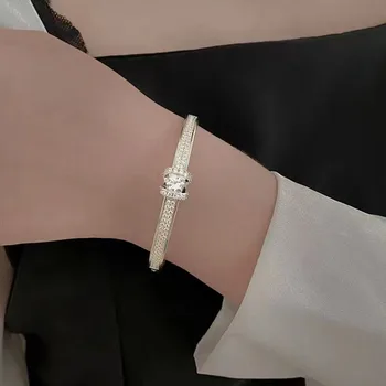 Новый продвинутый браслет с цирконием, женская мода, простой нишевый дизайн, нежный браслет с бриллиантовым темпераментом, все для всего